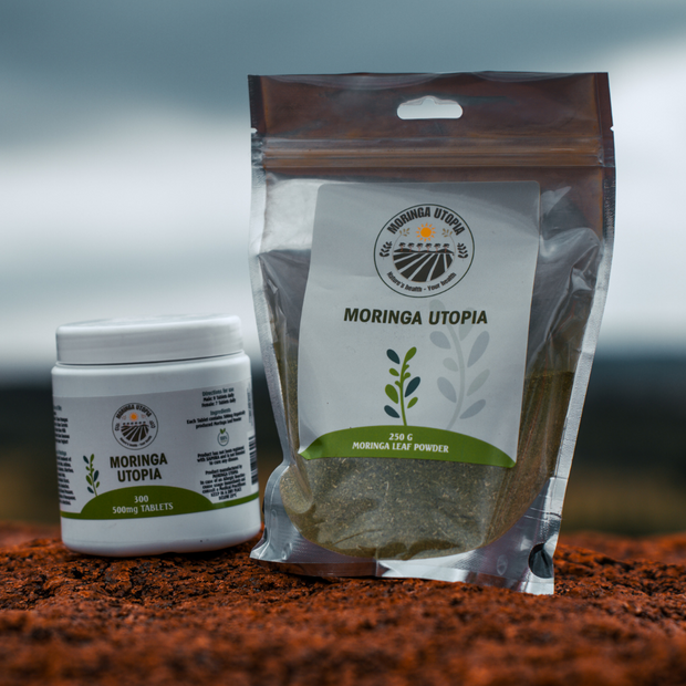 Moringa Utopia starter bundle with leaf powder and tablets